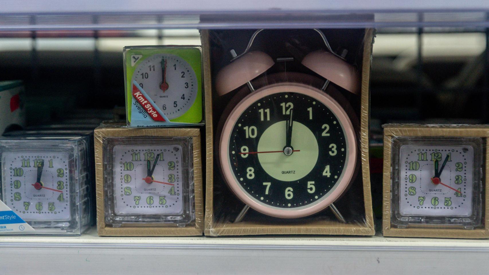 Varios relojes a 20 de octubre de 2025 en Madrid.