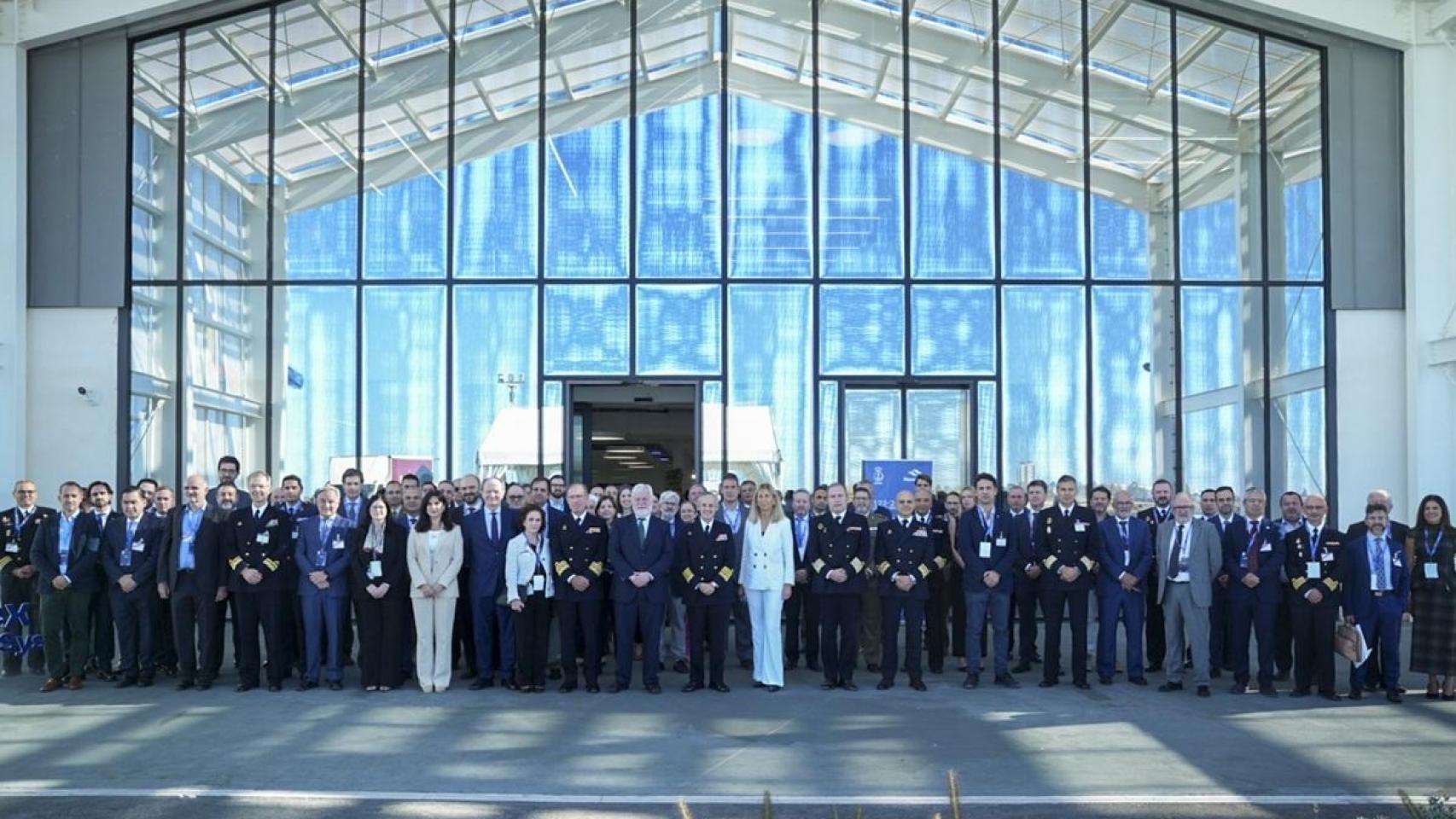 Fuerzas Armadas, empresas, Universidad y centros de investigación en la presentación de la nube de combate naval.