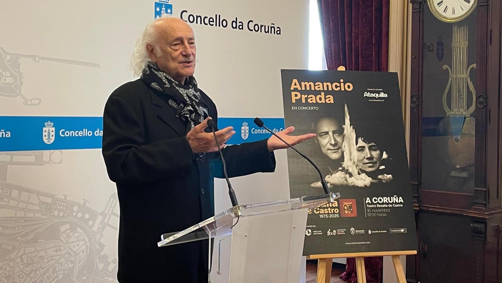 El cantante Amancio Prada durante el acto de presentación de su concierto de Rosalía en A Coruña.