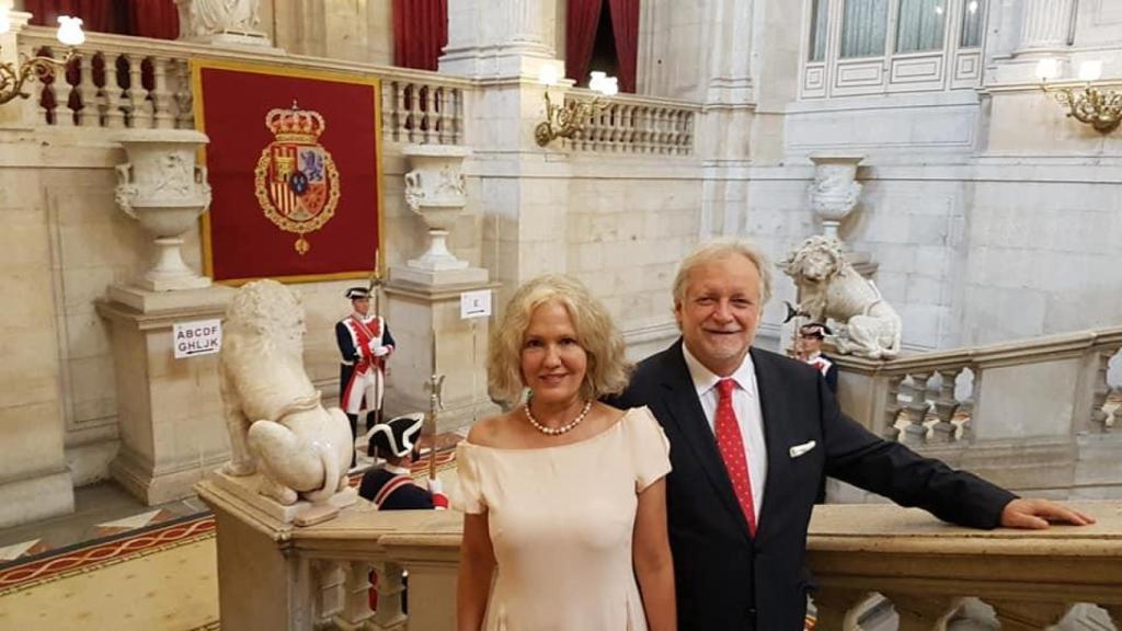 Leoncio Alonso González de Gregorio Álvarez de Toledo, XXII duque de Medina Sidonia, con su esposa,  Pamela García Liceaga y Damián, en una imagen de sus redes sociales.