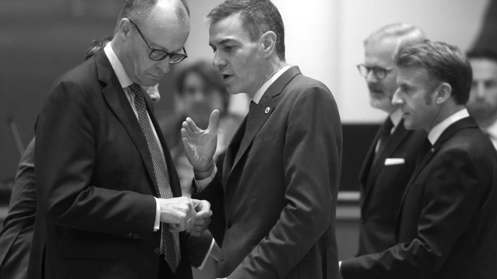 Friedrich Merz junto a Pedro Sánchez.