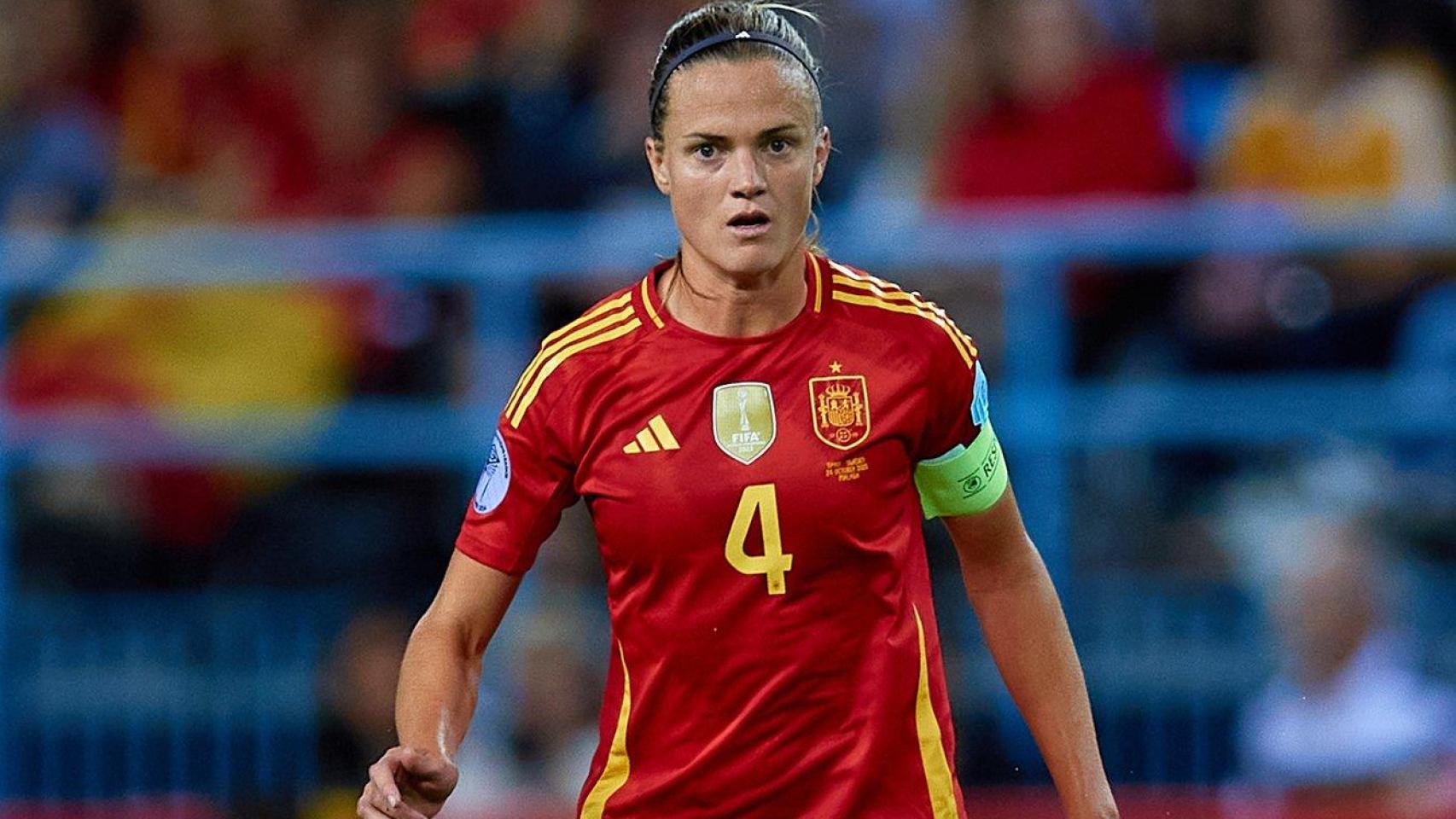 Irene Paredes, con España.