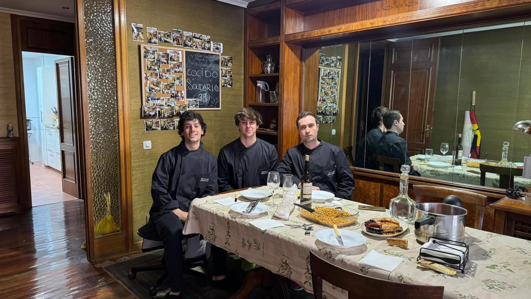 Sergio, Pablo y Dani en un domingo de 'Cocido Solidario'.