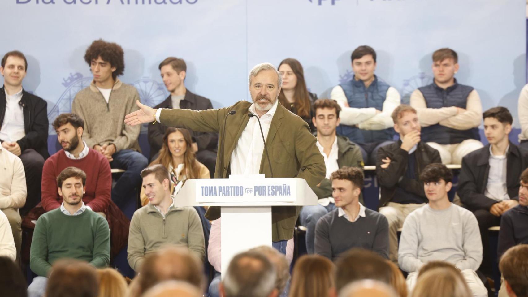 Jorge Azcón durante su intervención en el día del afiliado