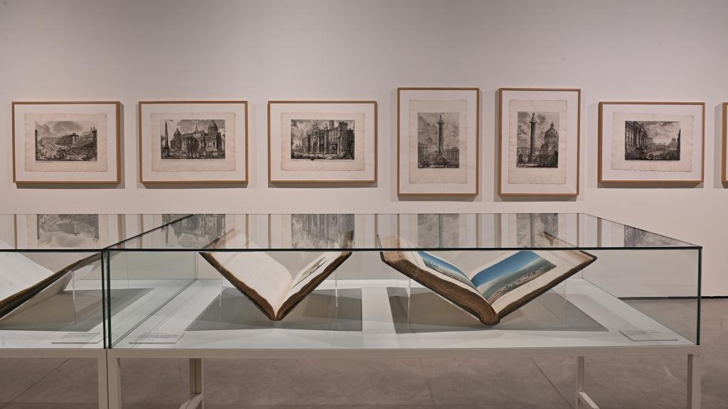 Imagen de la sala 4 con las  'Vistas de Roma' de Piranesi al fondo. Foto: Fundación Telefónica