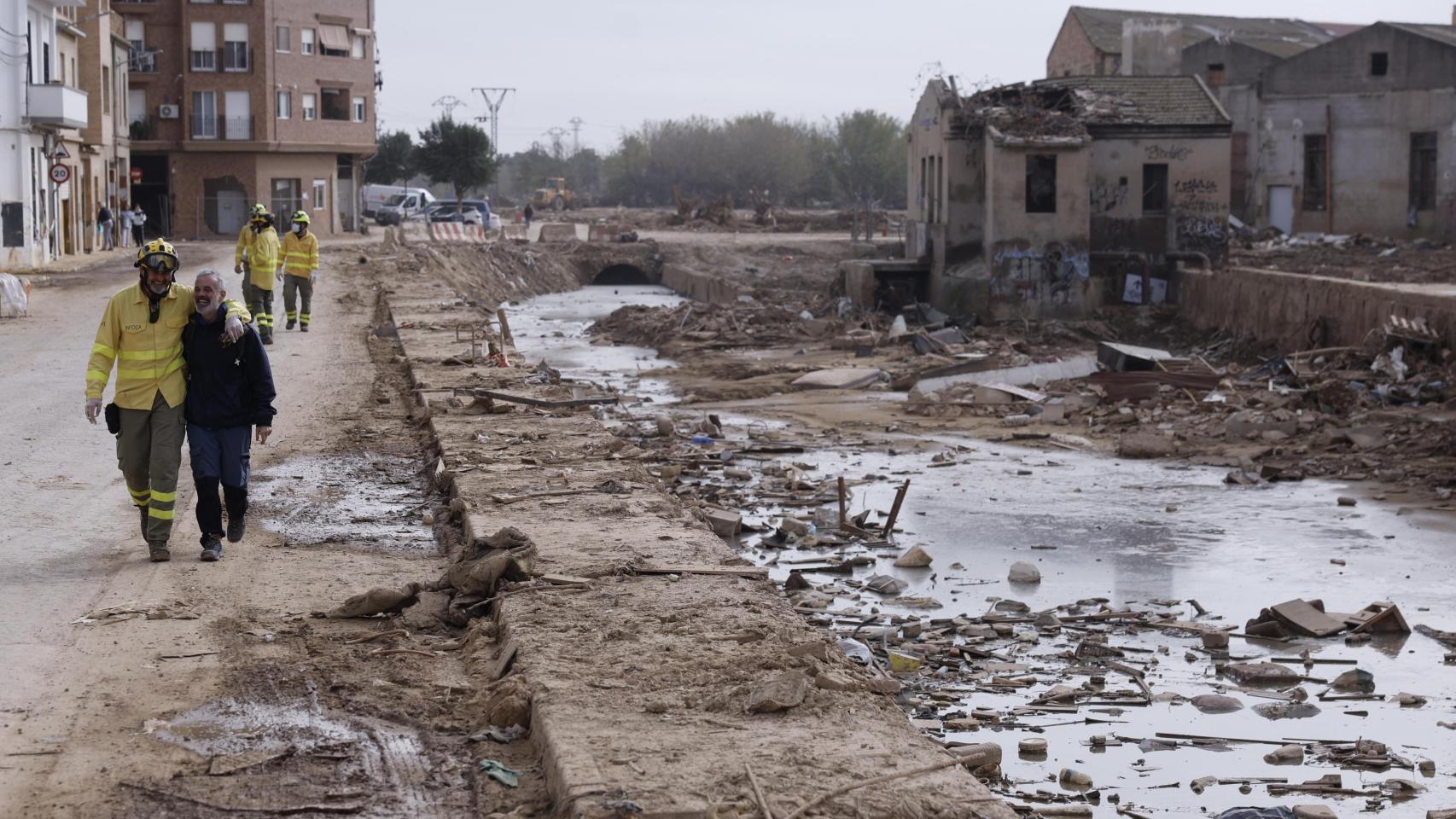 Labores de limpieza y reconstrucción en Valencia, imagen de archivo. Efe / Kai Försterling
