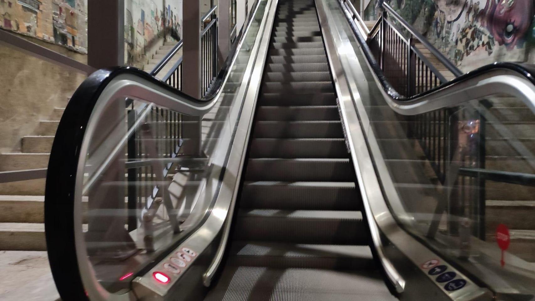 Un tramo de las escaleras mecánicas de Adelaida Muro en A Coruña se estropea en su primera semana de uso