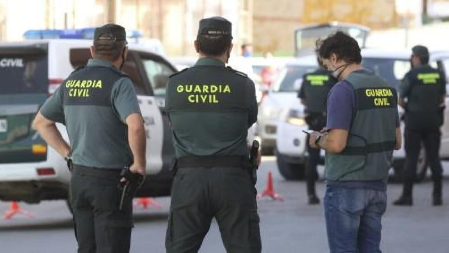 Unos agentes de la Guardia Civil en una imagen de archivo.