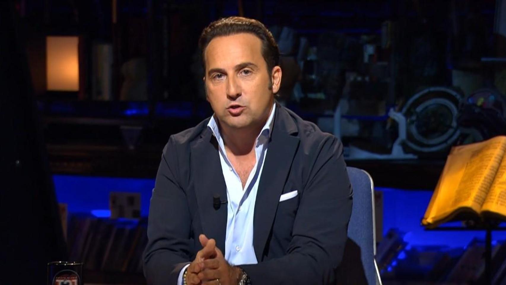 Iker Jiménez, en el cierre de 'Cuarto Milenio' este domingo.