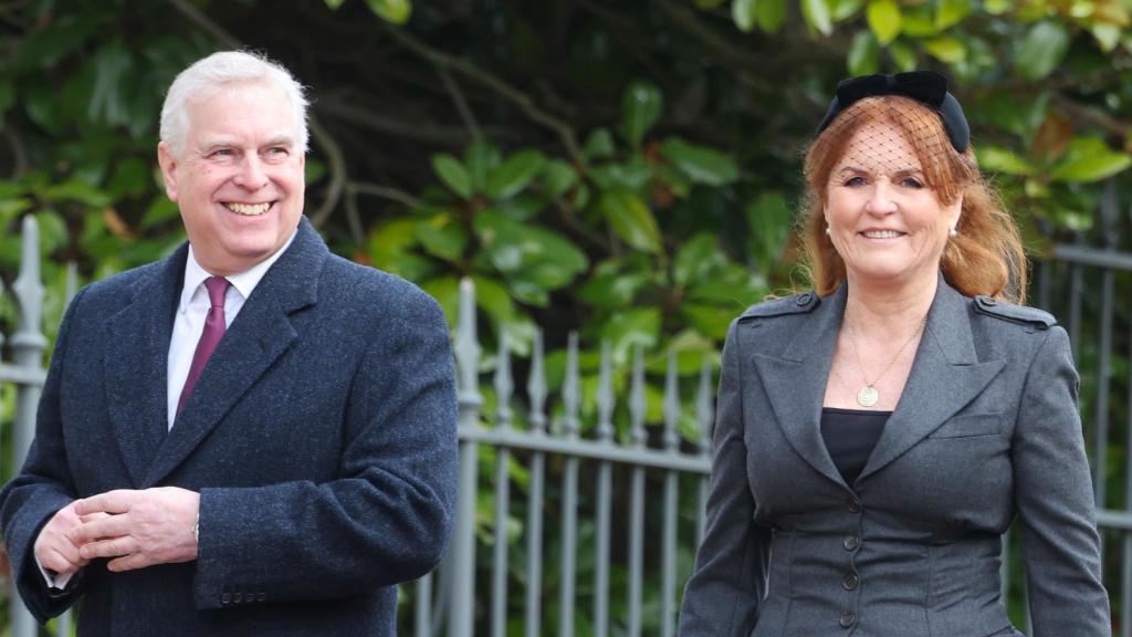 El Príncipe y su ex esposa, Ferguson, en un acto público.