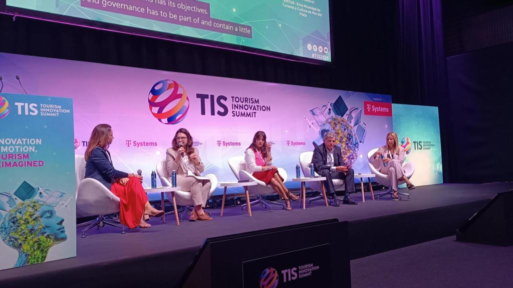 Representantes de países de Latinoamérica como Brasil, Ecuador y Argentina en TIS 2025.