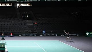 Carlos Alcaraz, entrenando en la nueva pista central del Masters 1.000 de París