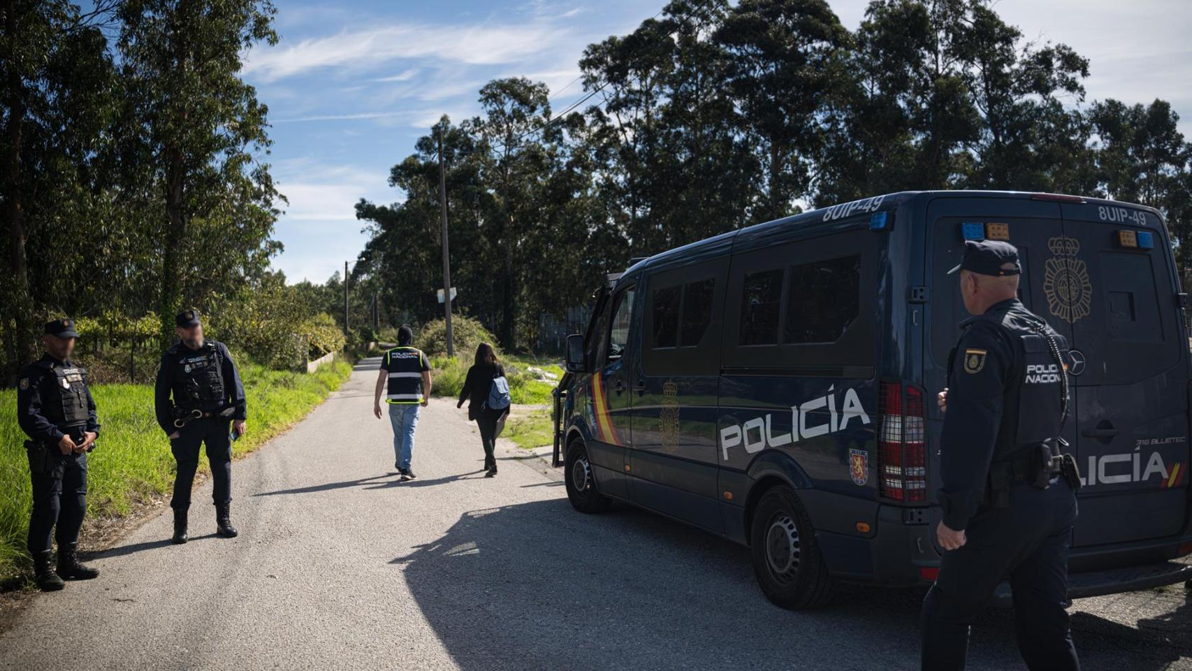 Personal de la Policía Nacional trabaja en un operativo