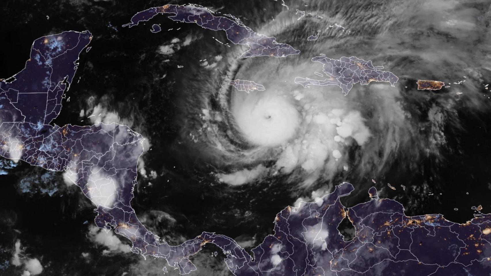 El huracán Melissa ha pasado de tormenta tropical a una intensidad de categoría 5 en tiempo récord.