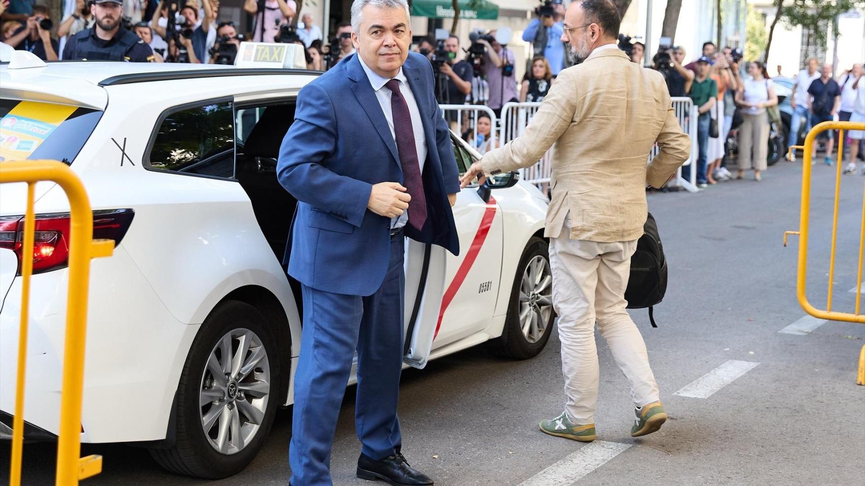 El exsecretario de Organización del PSOE Santos Cerdán a su llegada a declarar en el Tribunal Supremo.