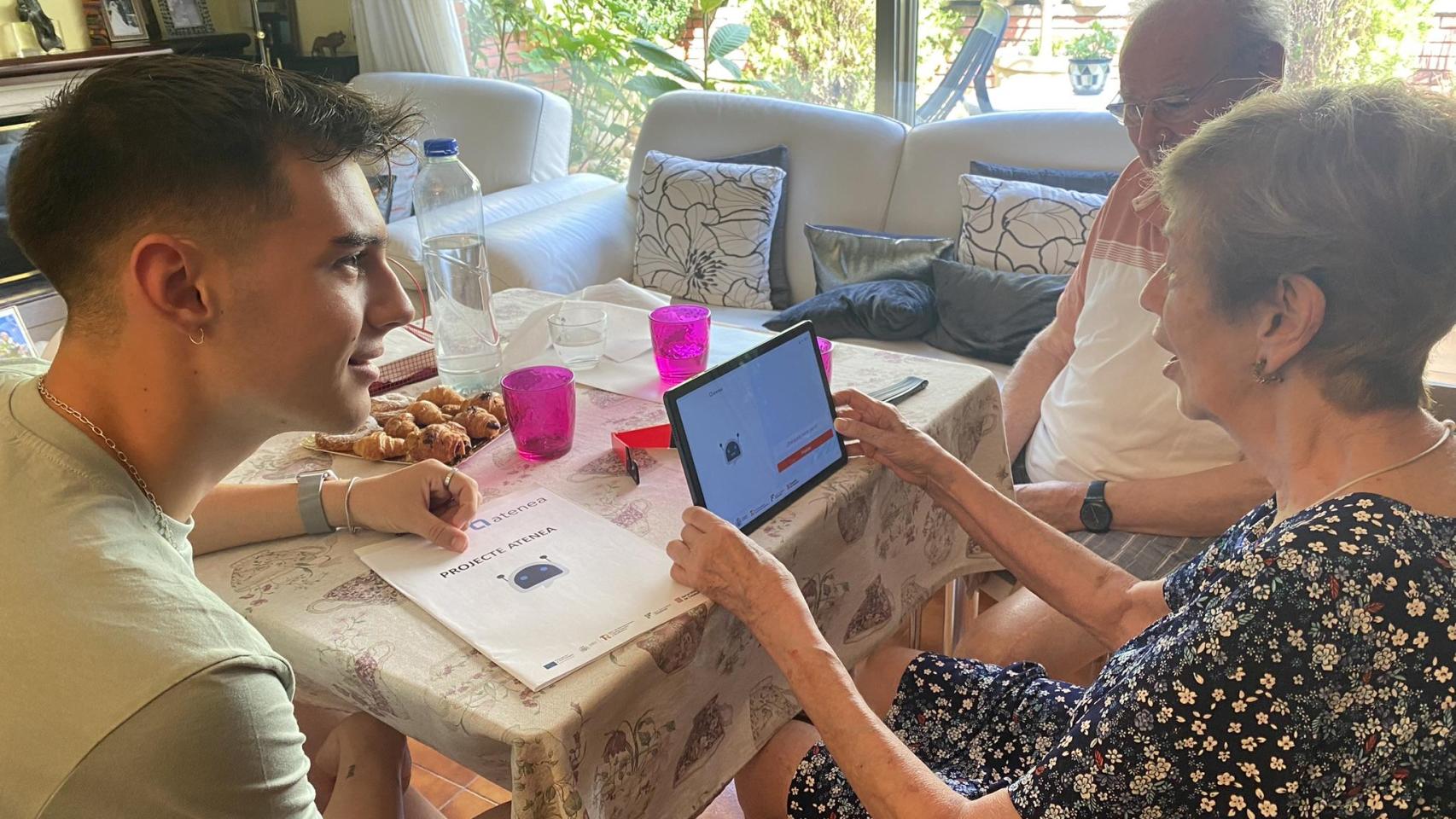 Cuidadores y mayores, unidos por la inteligencia artificial generativa.