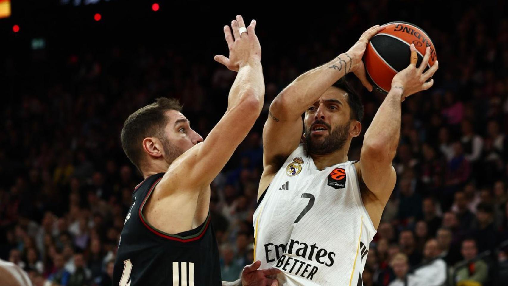 Campazzo trata de anotar contra el Bayern de Múnich.