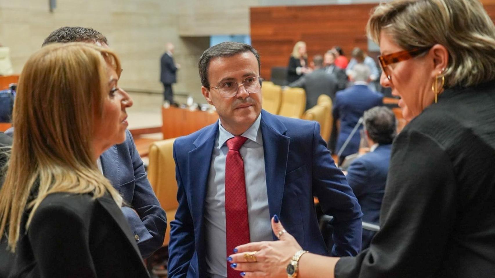 El aforamiento de Gallardo tras las elecciones permitirá al líder del PSOE extremeño pleitear que no le juzgue la Audiencia