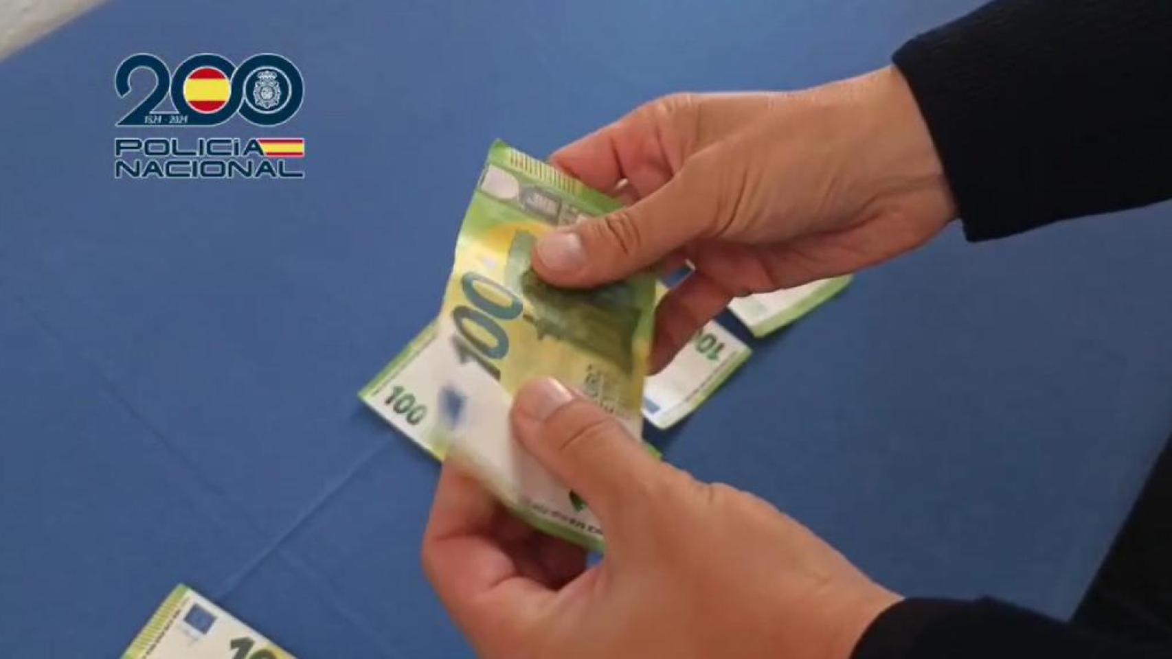Billetes de 100 euros confiscados por la Policía Nacional.