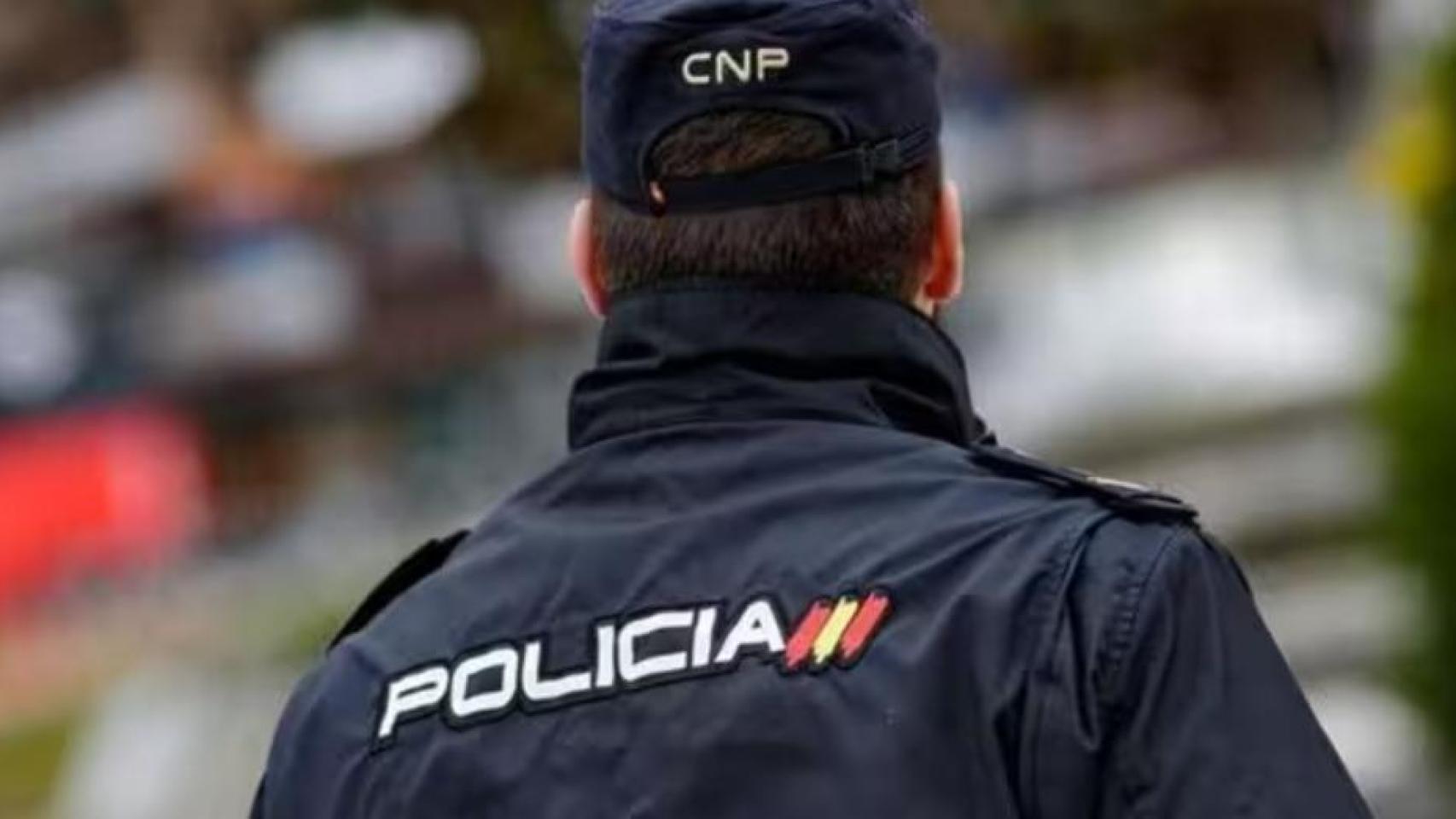 Un agente de la Policía Nacional.