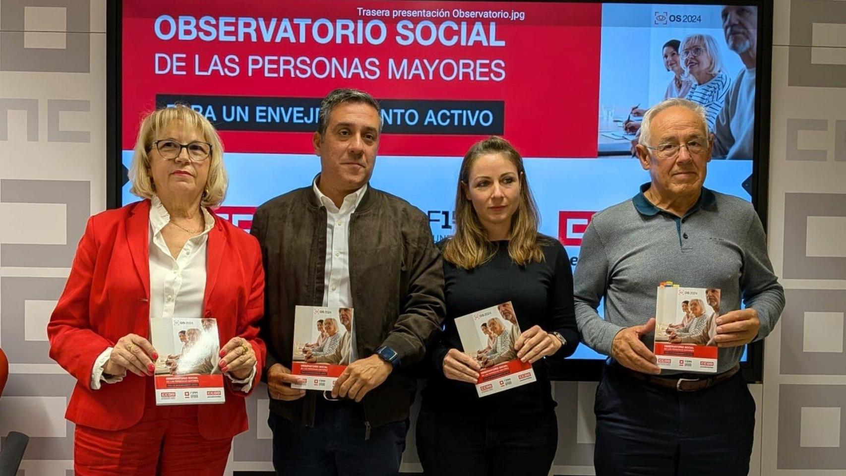 El secretario regional de CCOO, Javier Ortega, durante la presentación del 'Observatorio de Personas Mayores'.