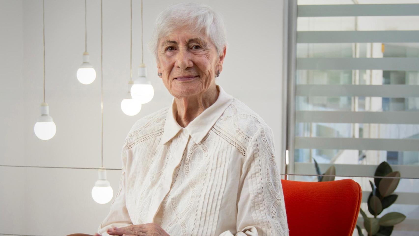 Marisa Guitián, galardonada con el Premio Honorífico de los X Premios Paraugas.