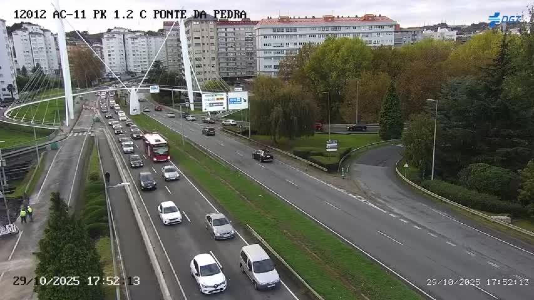 La rotonda de Matogrande, en A Coruña, colapsada de nuevo por las obras de Alfonso Molina