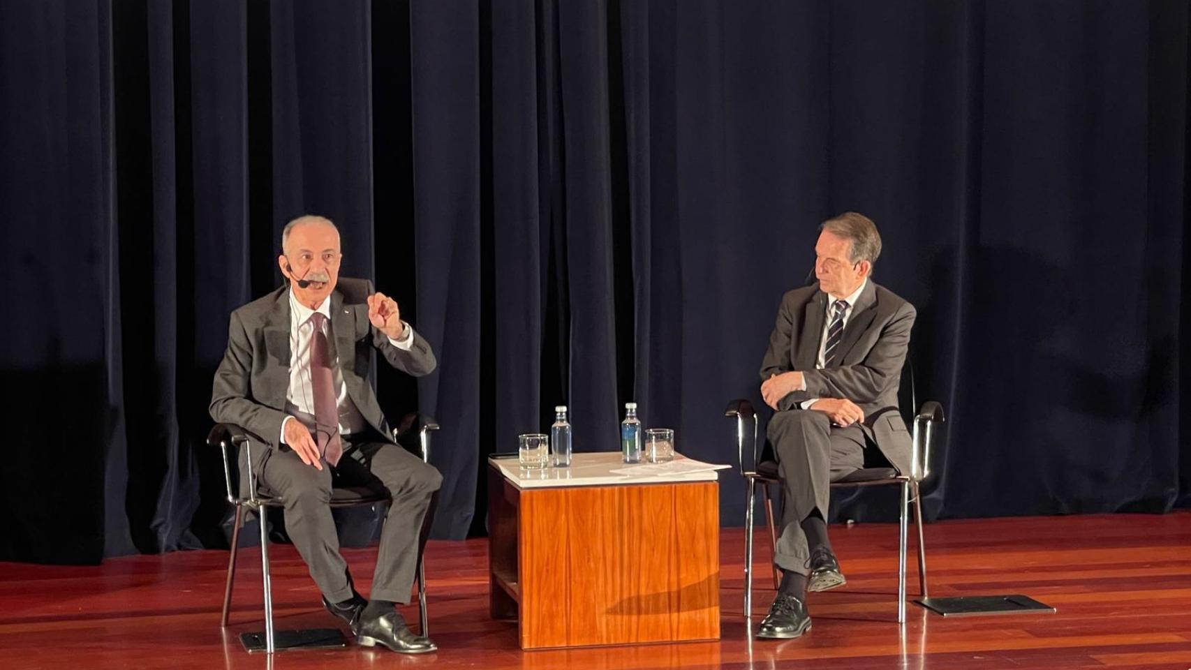 El embajador de Palestina, Husni Abdel, junto a Abel Caballero, alcalde de Vigo.