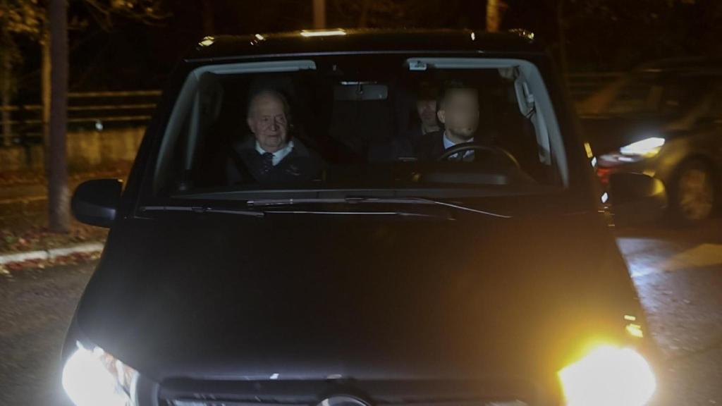 El Rey Juan Carlos I aterrizó en el aeropuerto de Vitoria este viernes 29 de octubre.