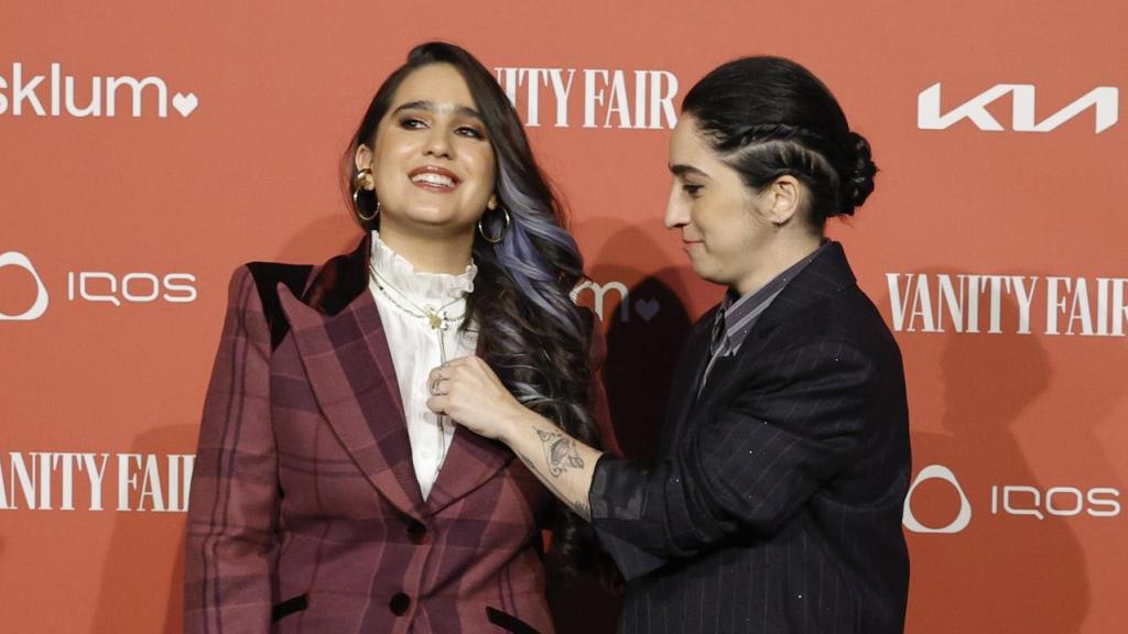 Emily Estefan y Gemeny Hernández en un acto público en España.