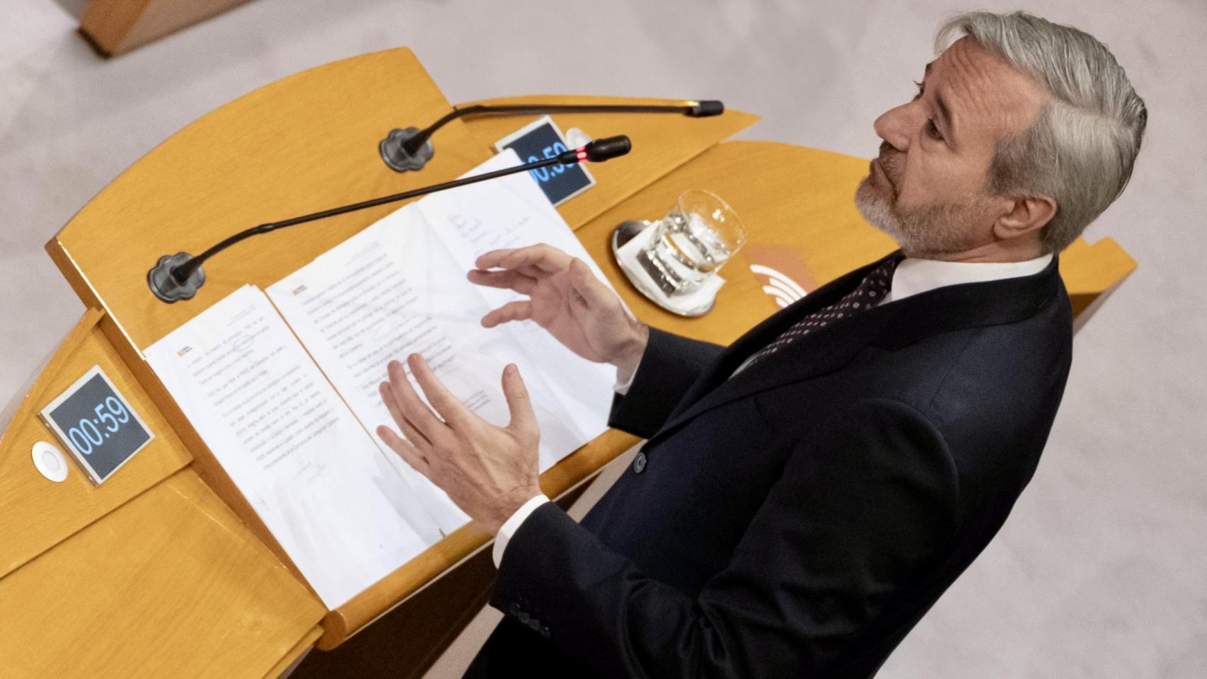 Jorge Azcón, en el Pleno de las Cortes