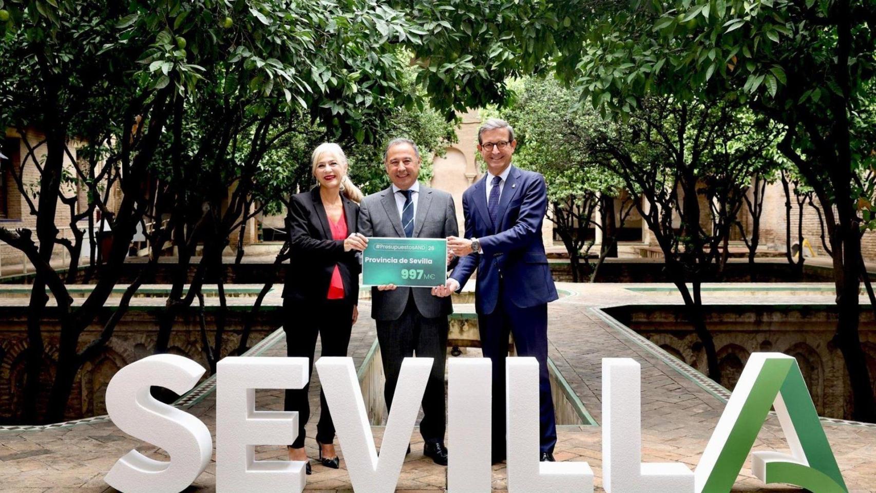 Patricia del Pozo y Jorge Paradela en la presentación de los presupuestos.
