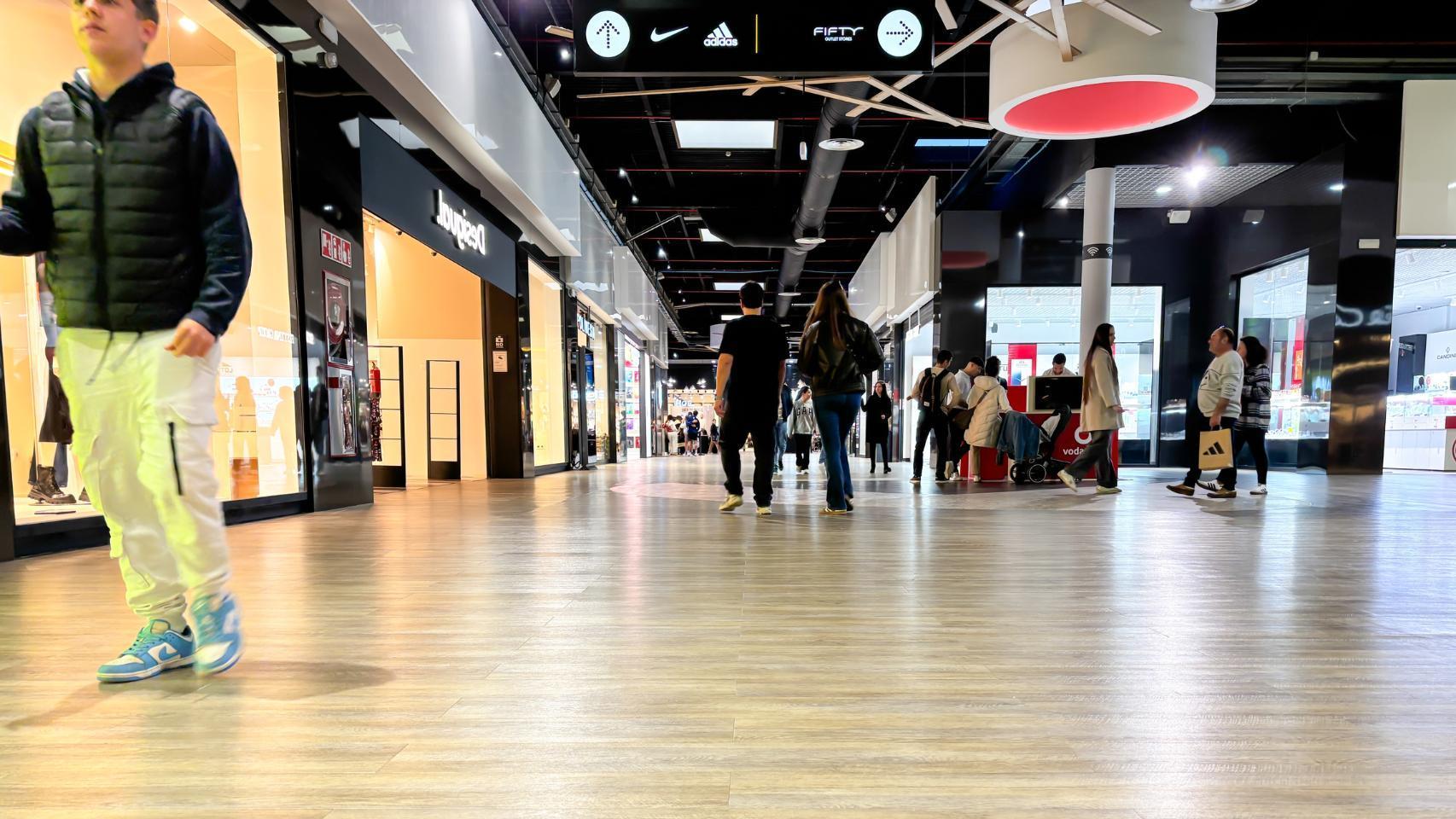 El interior de un centro comercial en Alicante