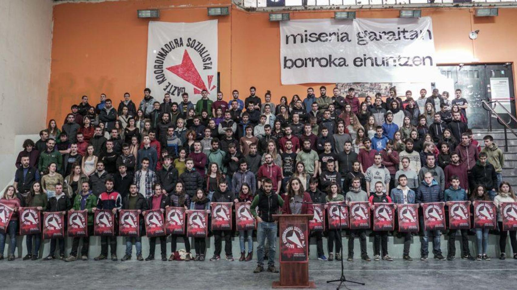 Miembros de los GKS en un acto del grupo.