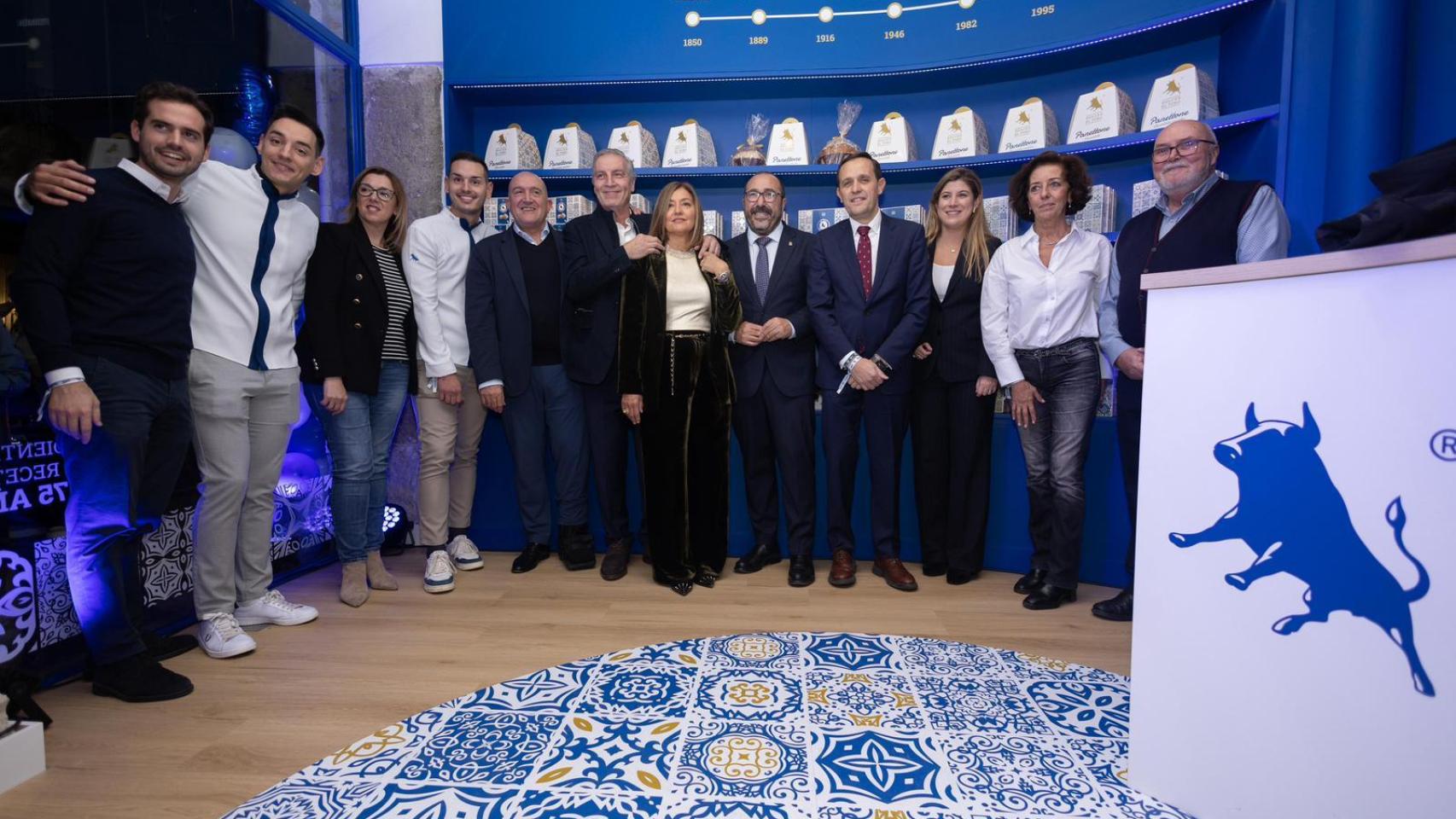 Inauguración de la tienda de Dulces El Toro en Valladolid