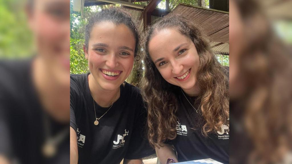 Claudia y Bea en Costa Rica.