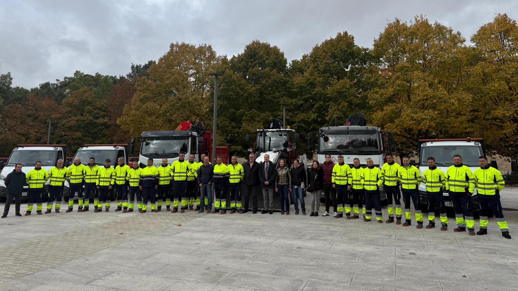 El concejal de Fomento del Ayuntamiento de Salamanca, Fernando Carabias, durante la presentación de los vehículos