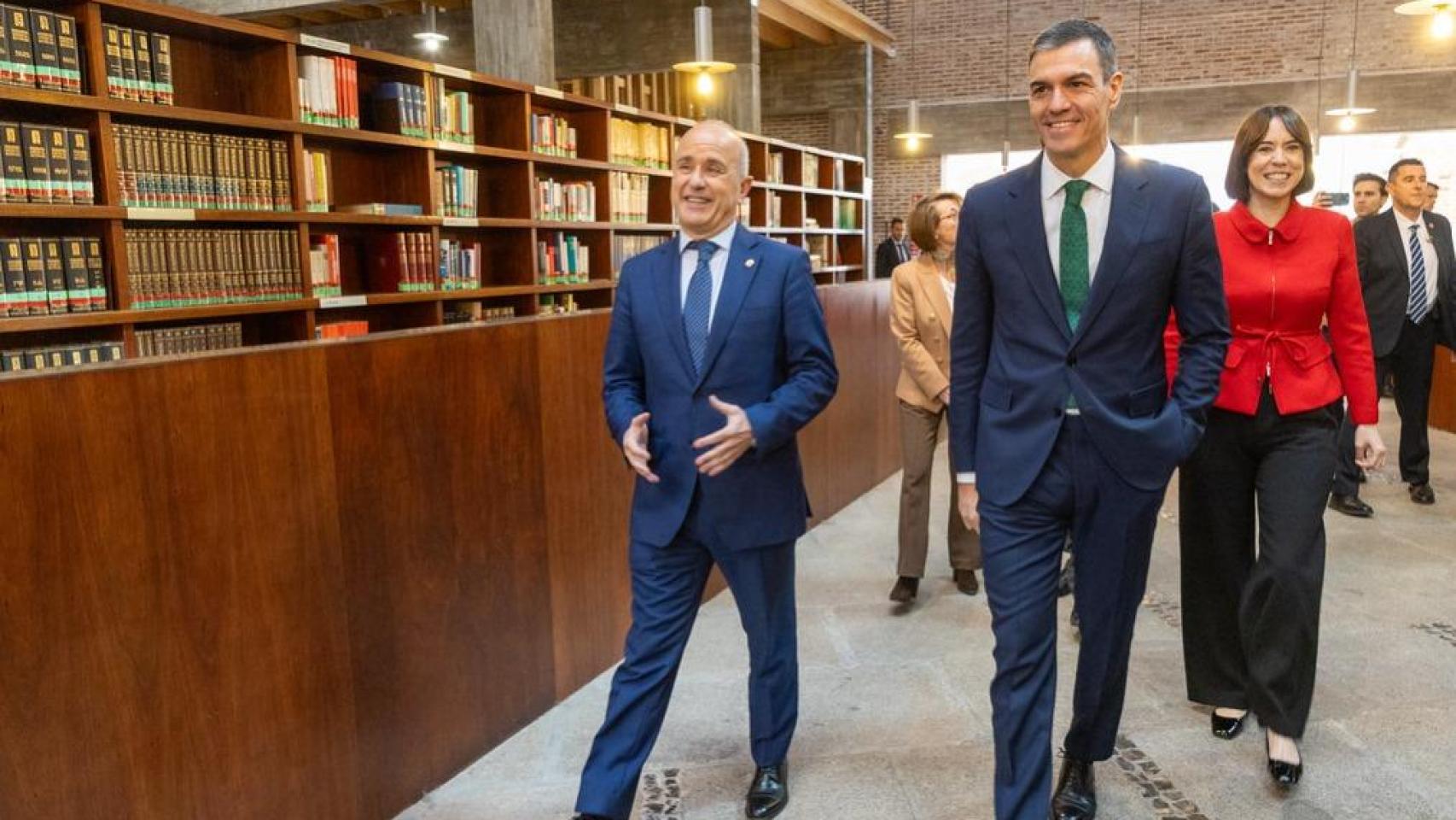 Pedro Sánchez durante una visita a la universidad UNED en una foto de archivo.