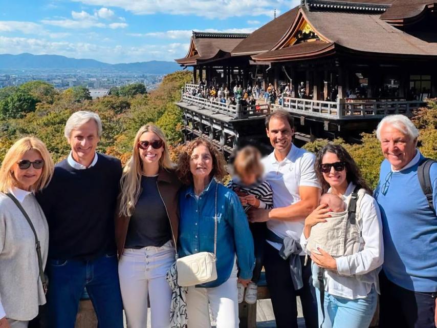 Rafa Nadal y su esposa, Xisca Perelló, han viajado estos días a Japón en compañía de sus seres queridos.