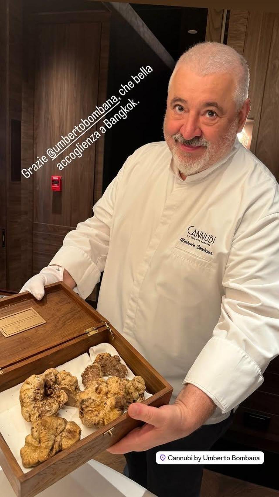 El chef italiano Umberto Bombana, en Cannubi, su restaurante en Bangkok.