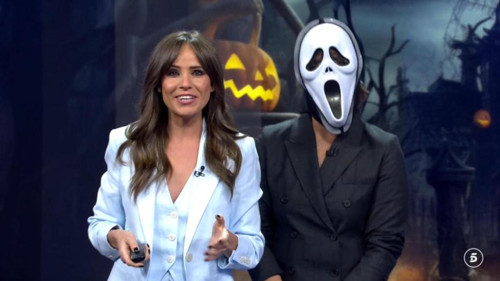 Carmen Corazzini y María Casado en 'Informativos Telecinco'.