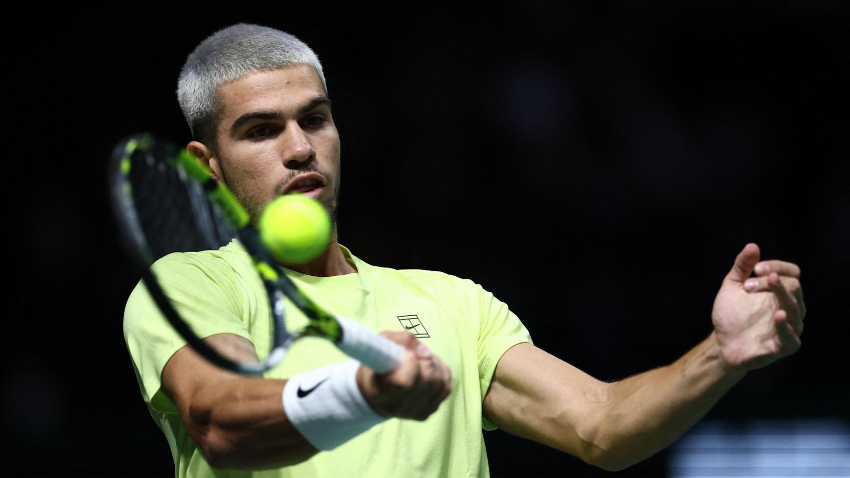Carlos Alcaraz, en el partido ante Cameron Norrie en el Masters 1.000 de París.