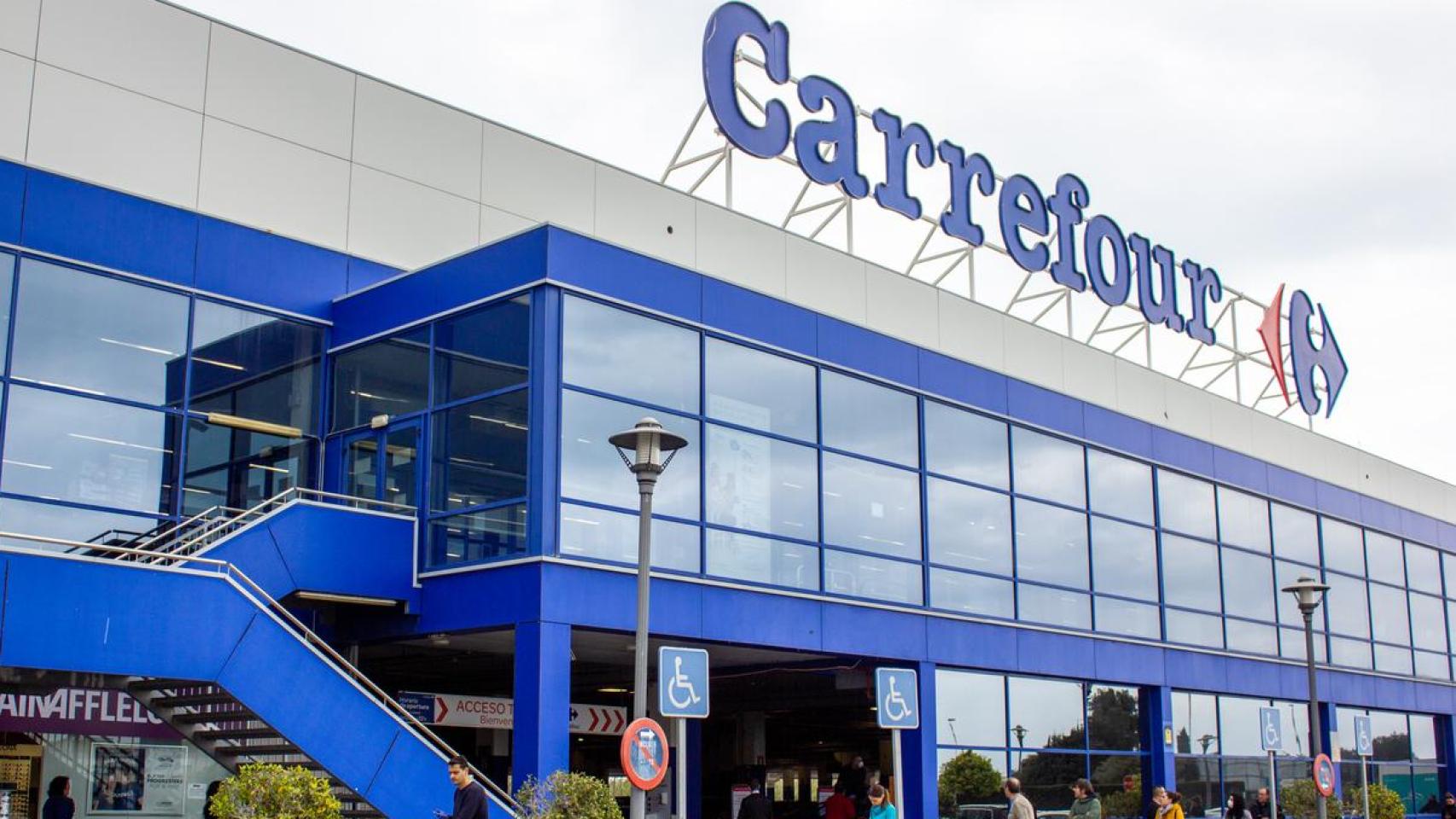 Fachada Carrefour.