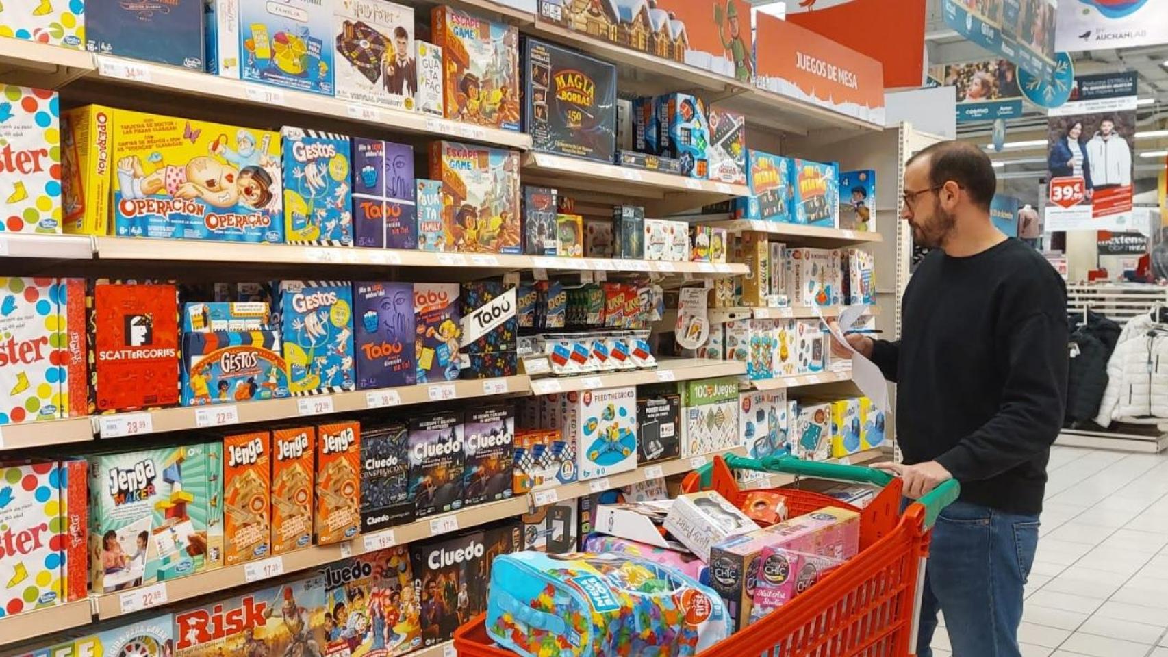 Sección de juguetes de un hipermercado de Alcampo.