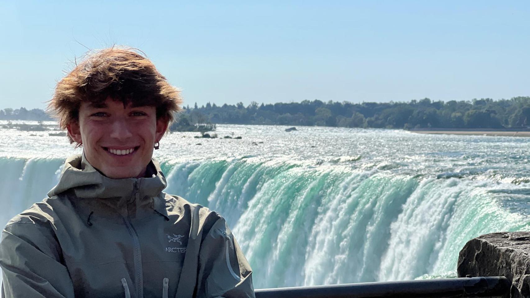 Diego (21), en 'shock' al cursar Biomedicina en Canadá. EE