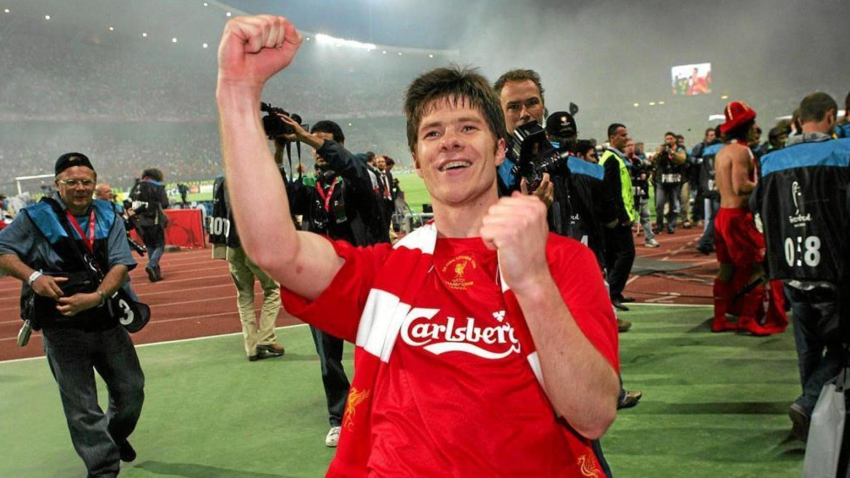 Xabi Alonso celebra un título con el Liverpool.