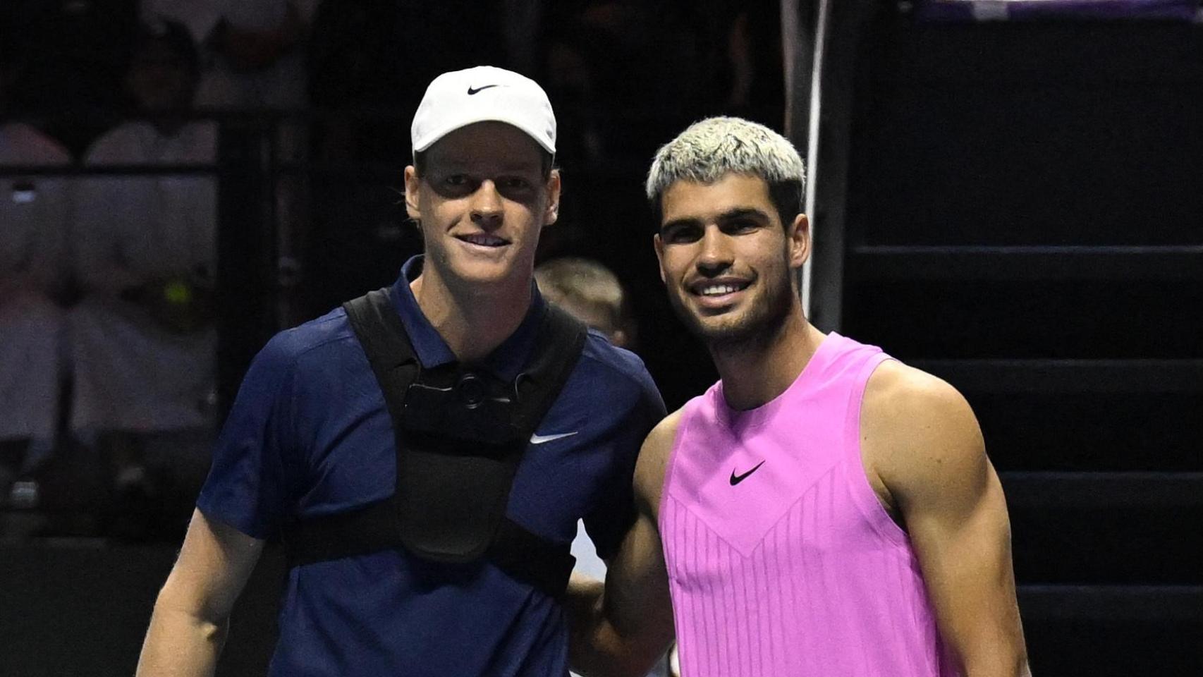 Jannik Sinner y Carlos Alcaraz, antes de su partido en el Six Kings Slam de Arabia Saudí
