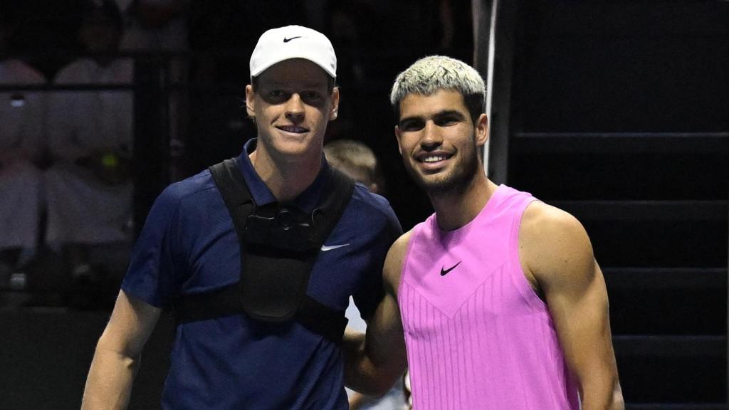 Jannik Sinner y Carlos Alcaraz, antes de su partido en el Six Kings Slam de Arabia Saudí