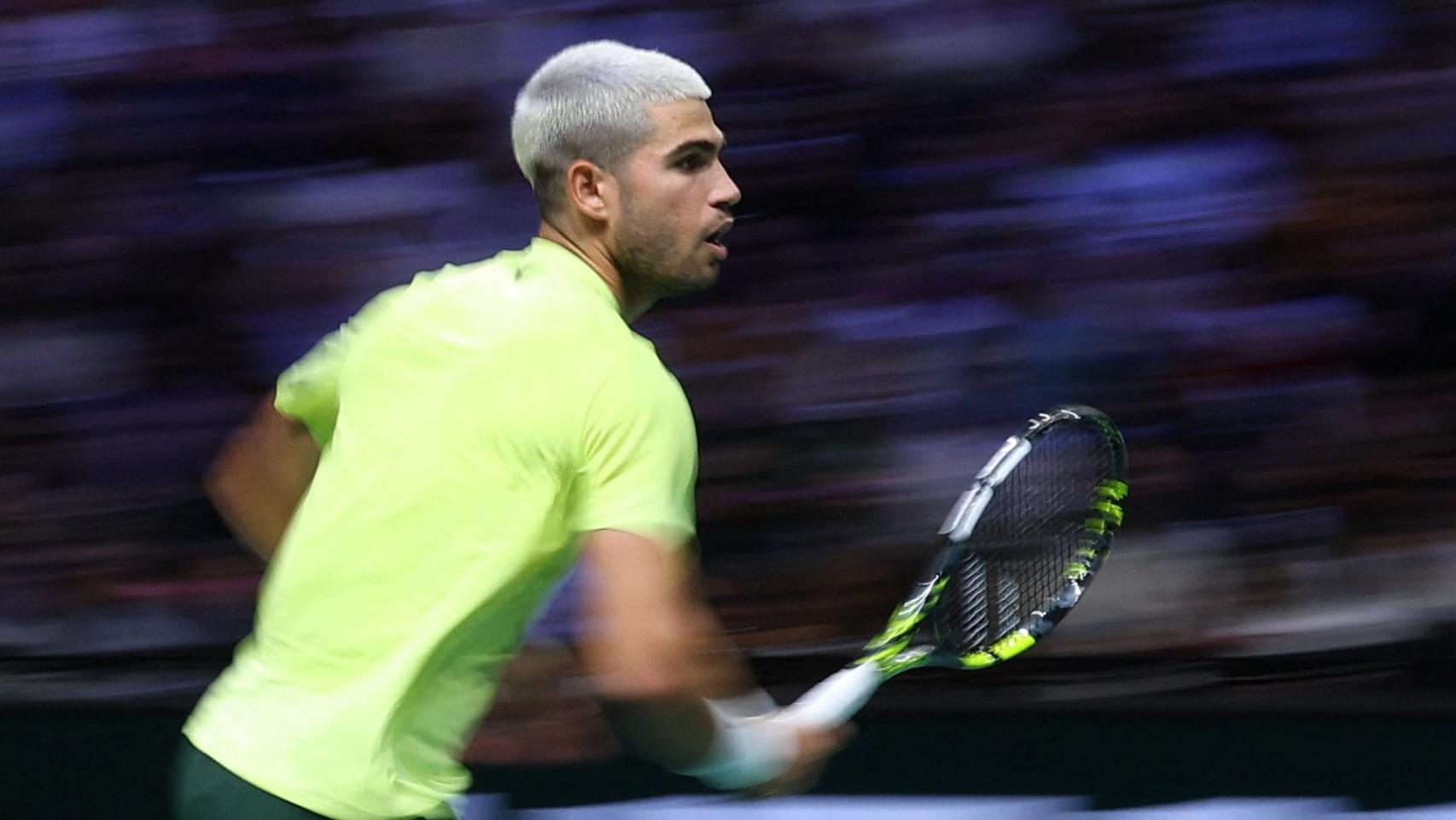 Carlos Alcaraz, en acción durante el Masters 1.000 de París
