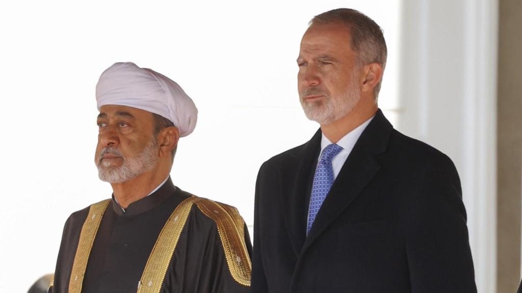 El Rey Felipe VI y el Sultán de Omán este martes 4 de noviembre en el Palacio Real de Madrid.